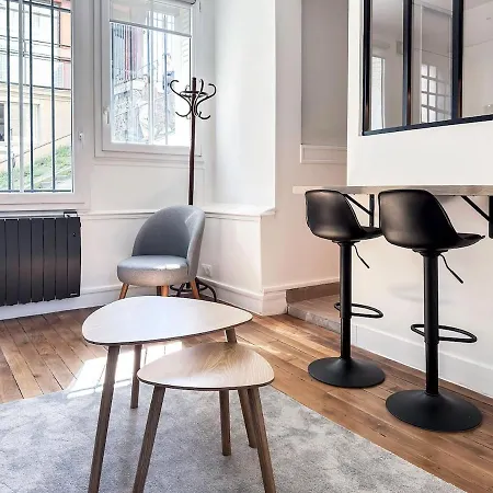 Charming Montmartre Maisonette Apartment *