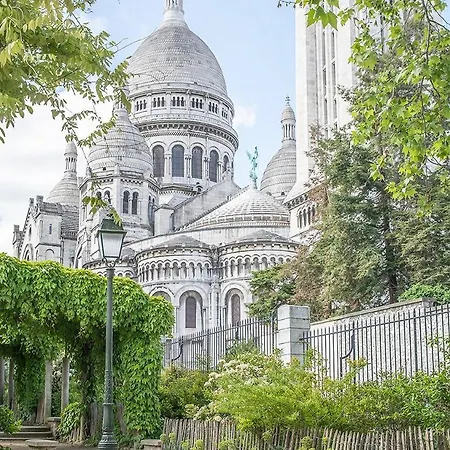 Apartment Charming Montmartre Maisonette Paris